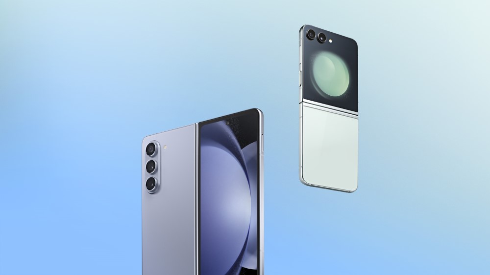 Line drawing from Samsung's WIPO patent showing a clamshell-style flip phone in various views: unfolded, folded inward, and folded outward with symmetrical outer panels and a 360-degree hinge mechanism.